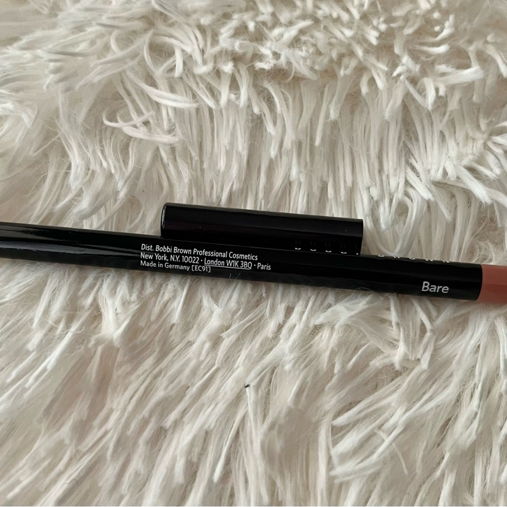 Bobbi Brown Lip Pencil in Bare 👄